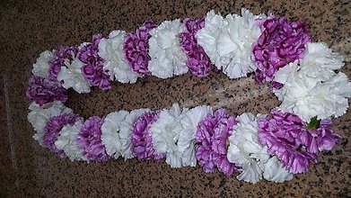 White and lavender carnation lei