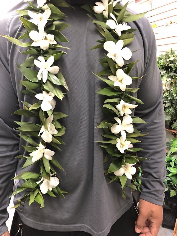 Graduation Stole T-Leaf Lei (White)