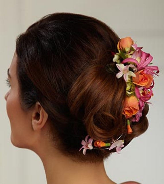 The Flowers \'n\' Frills Hair Décor