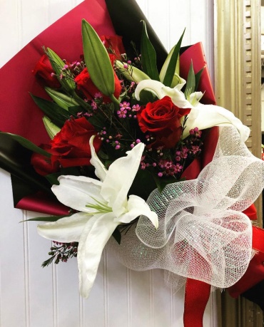 Classic Romance Valentine\'s Day Wrap